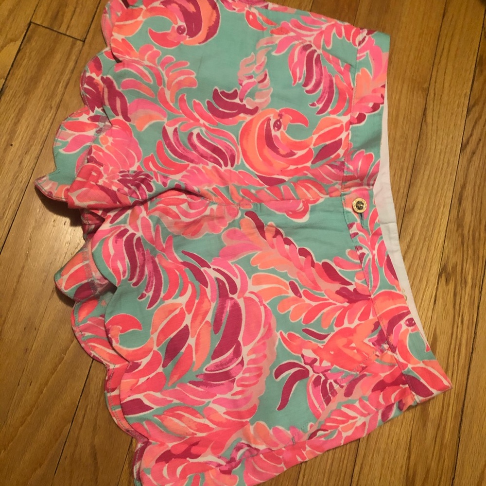 Lilly Pulitzer scalloped shorts